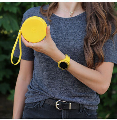 Forever Colorum CW-300 Smartwatch with Heart Rate Monitor (Yellow) vue 4