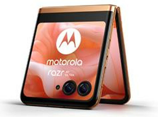 Motorola Razr 40 Ultra 5G Dual SIM (8GB/256GB) Peach Fuzz view 4