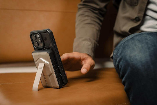 UAG Rugged MagSafe Power Bank 10000mAh 20W with USB-A Port and USB-C Port Black/Grey view 4