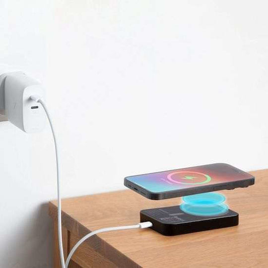 Native Union (Re)Classic MagSafe Power Bank 10000mAh 15W with USB-C Port Power Delivery Black view 2