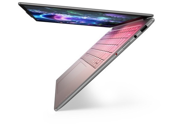 Lenovo Yoga Slim 7 14ILL10 14" OLED 120Hz (Ultra 7-258V/32GB/1TB SSD/W11 Home) Luna Grey (GR Keyboard) view 4